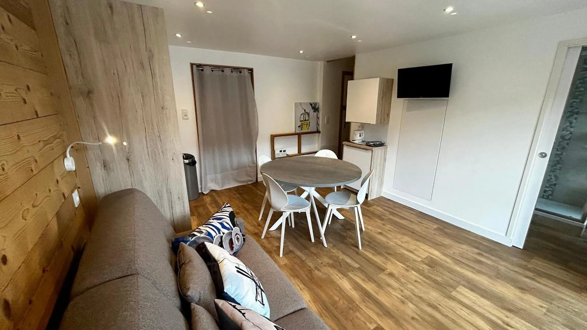 Studio Renove Avec Coin Montagne, Balcon Sud, Au Pied Des Pistes, 4 Pers - Fr-1-452-360 Apartment Saint-Martin-de-Belleville France